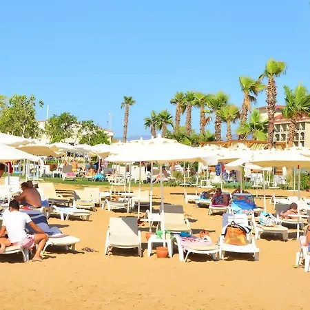 New Garden Hotel *