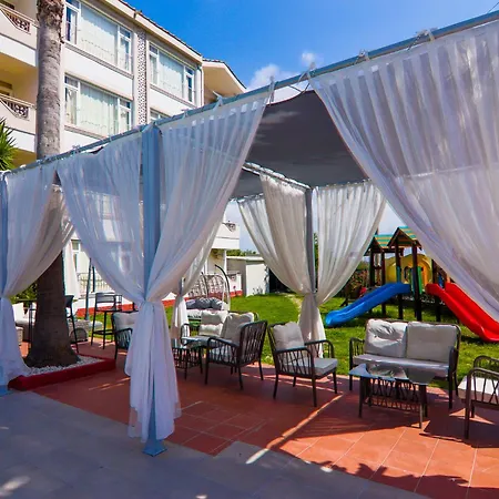 Hotel New Garden *