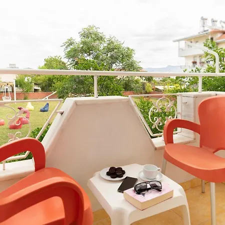 New Garden Luna Side Apart Hotel מלון סייד