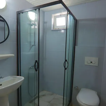 New Garden Luna Side Apart Hotel סייד