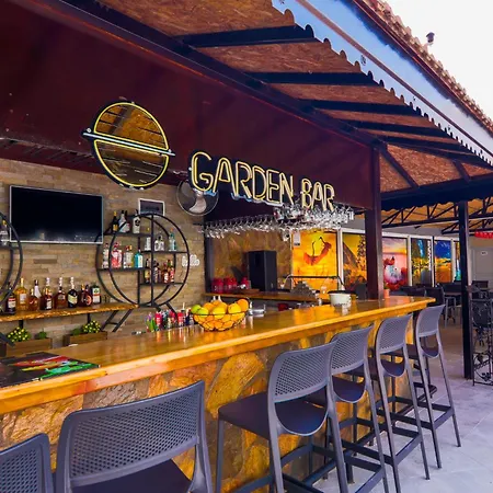Отель New Garden Luna Side Apart Hotel 2*